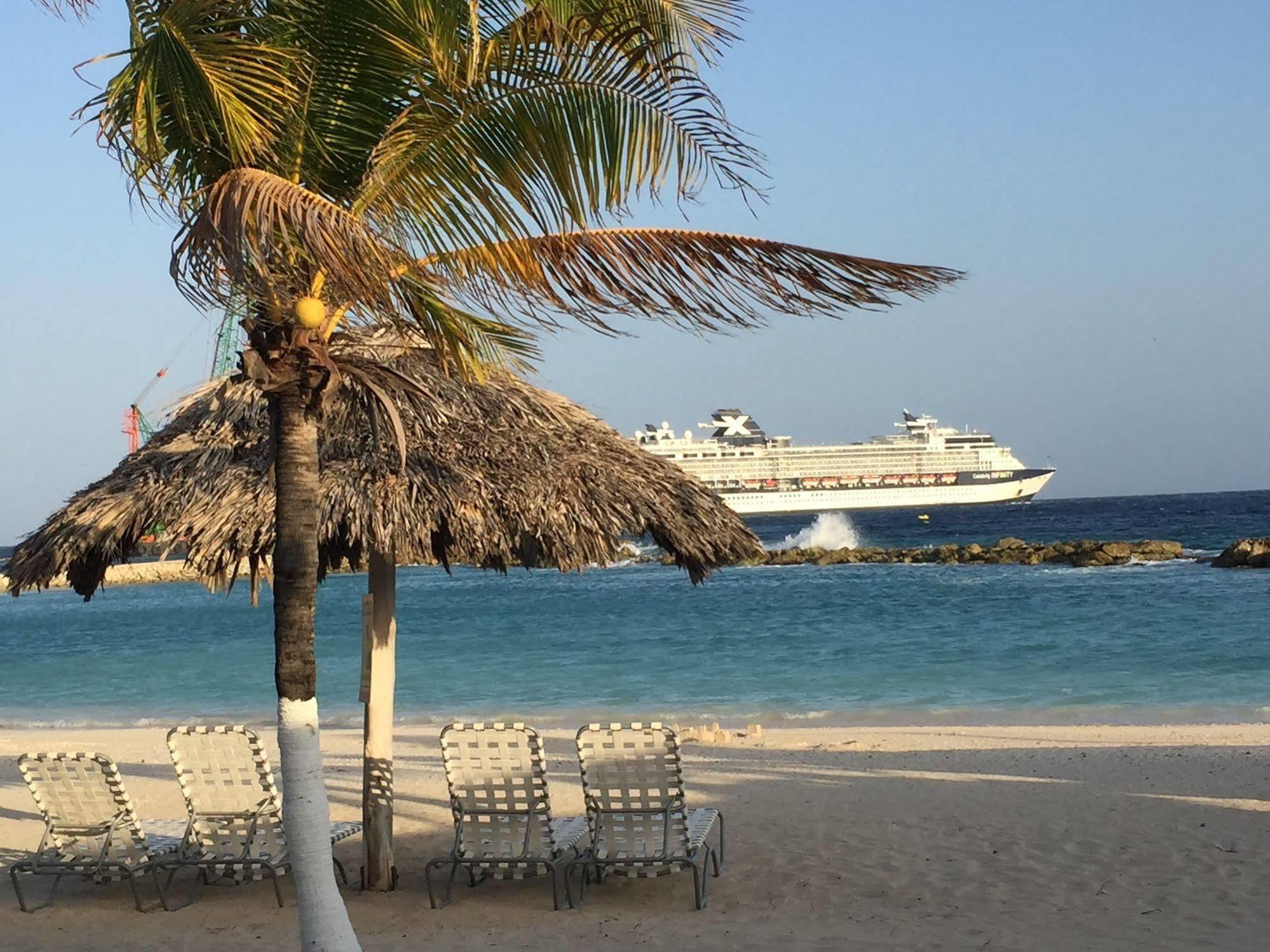 Holiday Beach Resort And Casino Willemstad Exterior foto